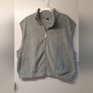 NWT light grey Old Navy fleecy vest - size large